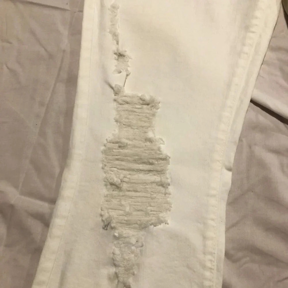 Guess High Rise Flare Distressed Jeans Size 32 White - Picture 10 of 16